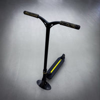 Striker Panda Custom Build - Black/Gold-ScootWorld.dk