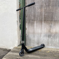 Striker T-Bar Black Custom Build - Black-ScootWorld.dk
