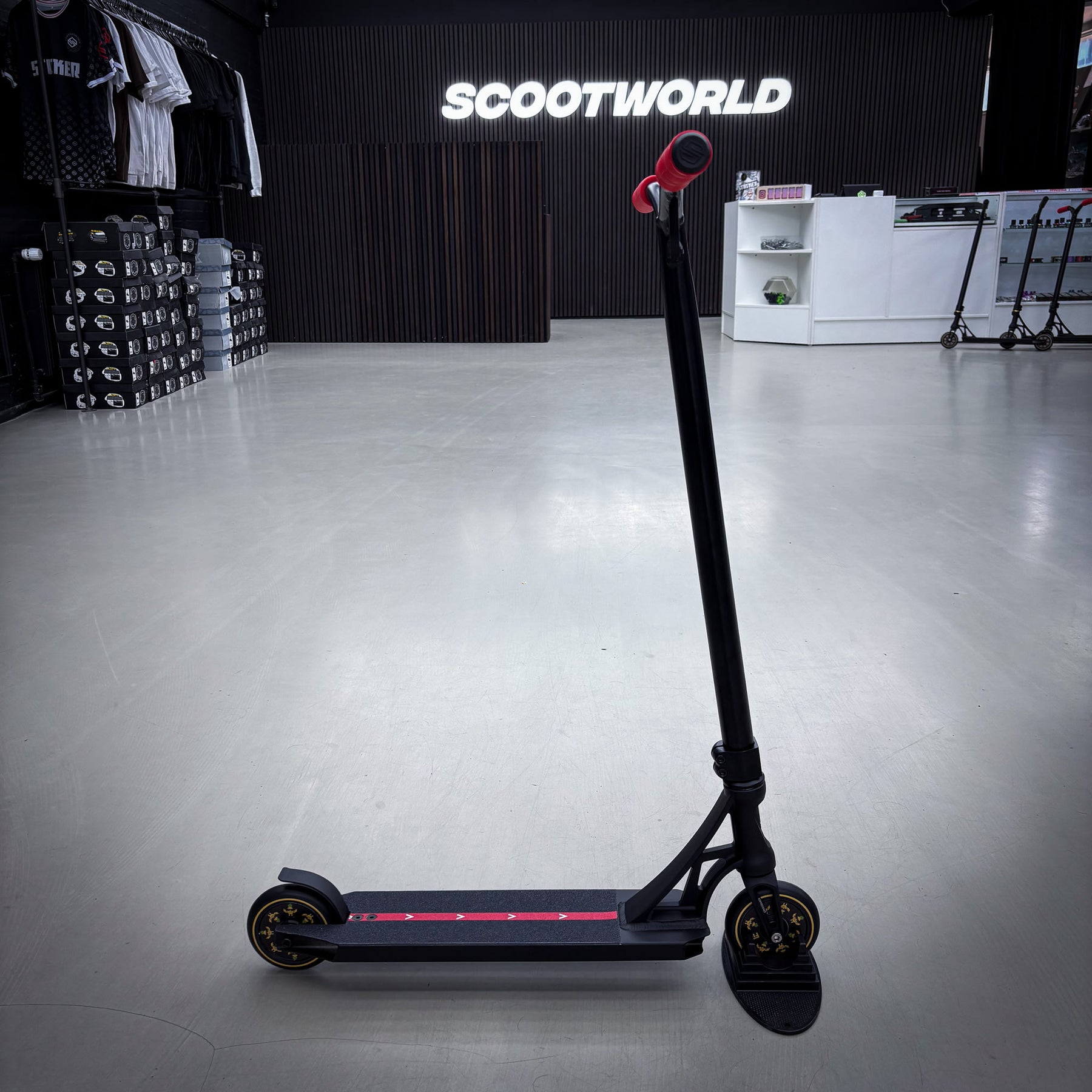 Striker Panda Custom Build - Black/Red-ScootWorld.dk