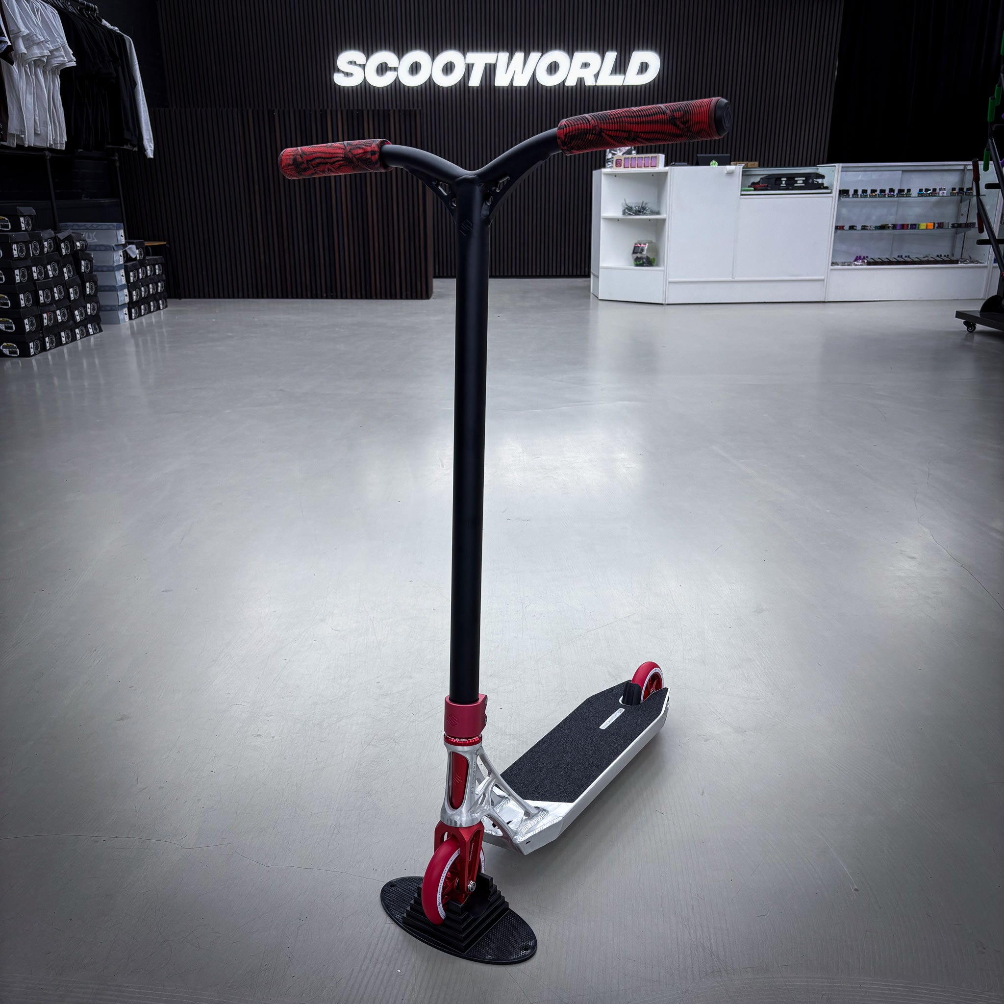 Striker Ethic Silver/Red 500 Custom Build - Black/Red-ScootWorld.dk