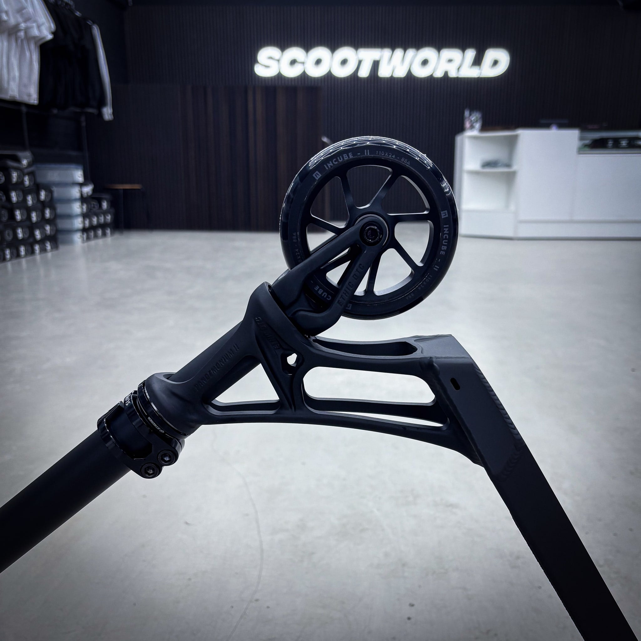 Ethic Black Lux Custom Løbehjul - Black-ScootWorld.dk