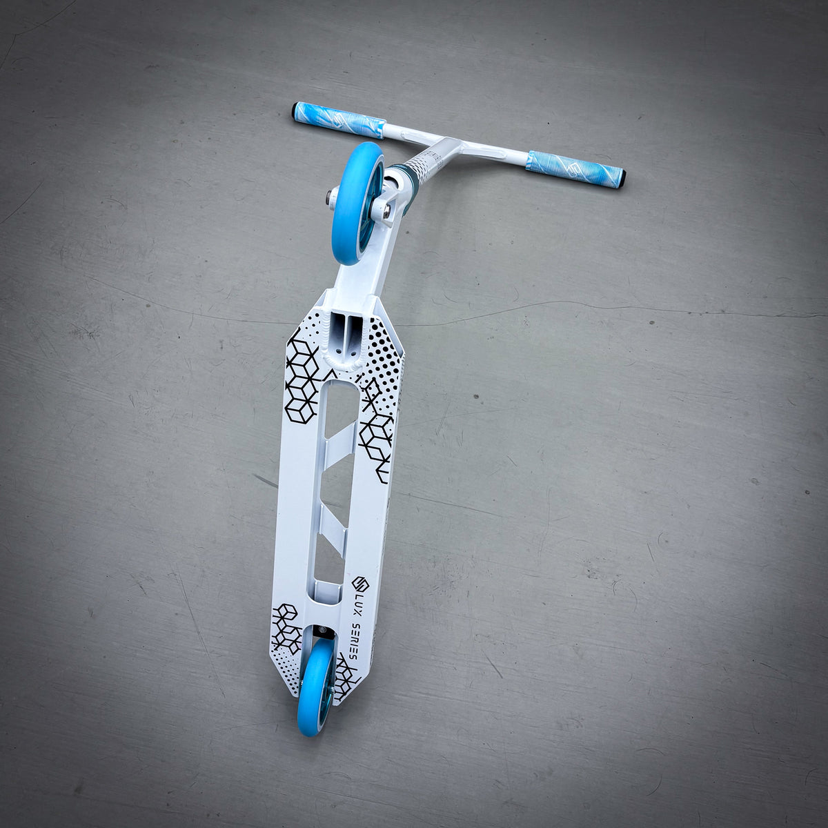 Striker Lux V2 White/Teal Custom Trottinette - White/Teal