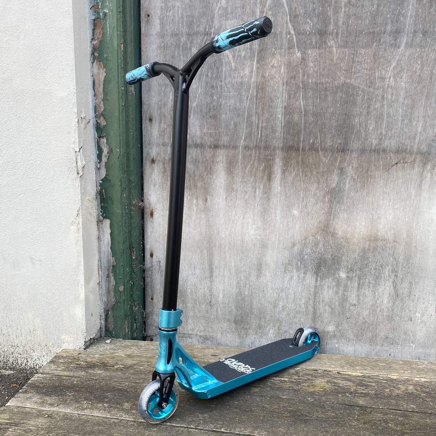 Striker Park Teal Custom Build - Black/Blue-ScootWorld.dk